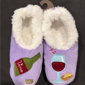 Snoozies! Purple Slippers with Wine Embroidery Splitz Design Large NWT